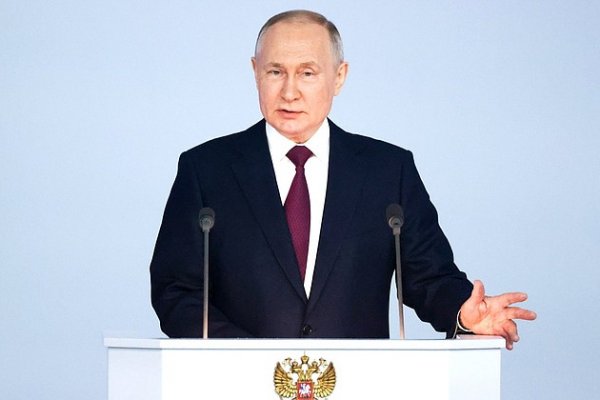 Путин поручил дополнительно выделить 50 млрд рублей на развитие инфраструктуры регионов 