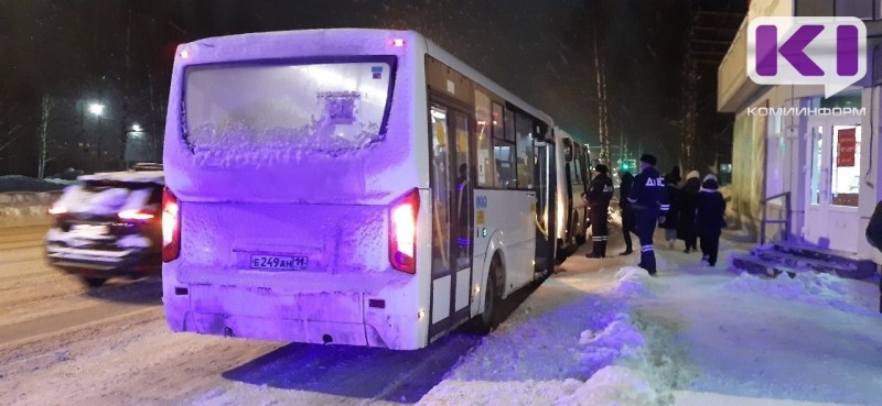 В Сыктывкаре столкнулись два маршрутных автобуса 