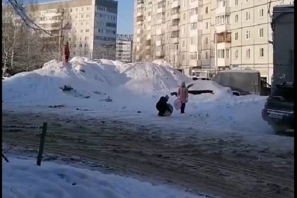 Владимир Голдин призвал коммунальщиков Сыктывкара убрать опасные для детей снежные горки