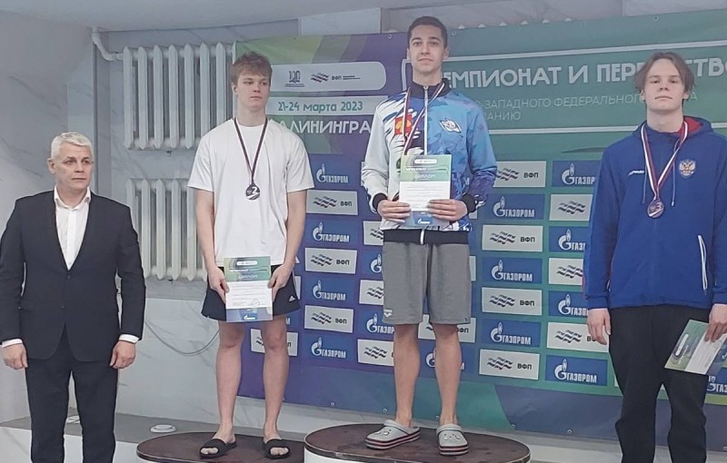 В первый день чемпионата и первенства СЗФО пловцы из Коми завоевали девять медалей
