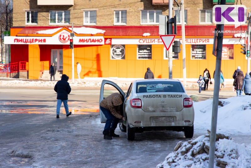 Водителям такси в Коми готовы платить до 103 тысяч рублей