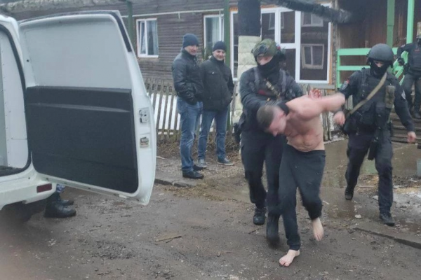 Взяли штурмом: в Сыктывкаре задержали мужчину, угрожавшего соседям гранатой