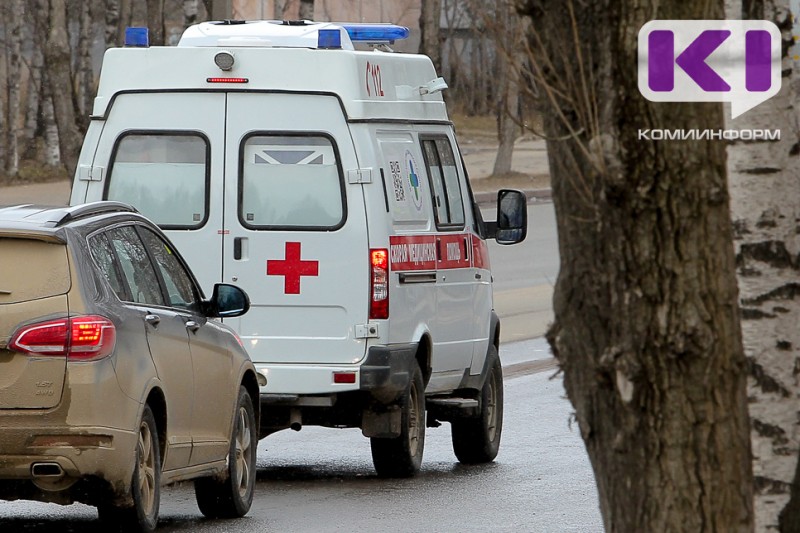 В Сыктывкаре при резком торможении автобуса пострадала пассажирка