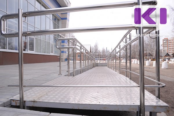 По иску прокуратуры Сыктывкара вход в кризисный центр для мужчин и женщин оборудуют пандусом
