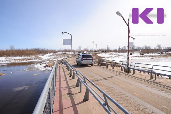 В мэрии Сыктывкара обсудили сроки установки понтонного моста в Заречье