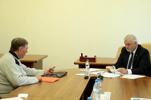 Владимир Уйба провел личный прием граждан

