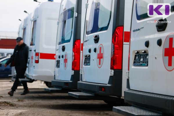 В Коми медикам передали ключи от 9 машин скорой помощи