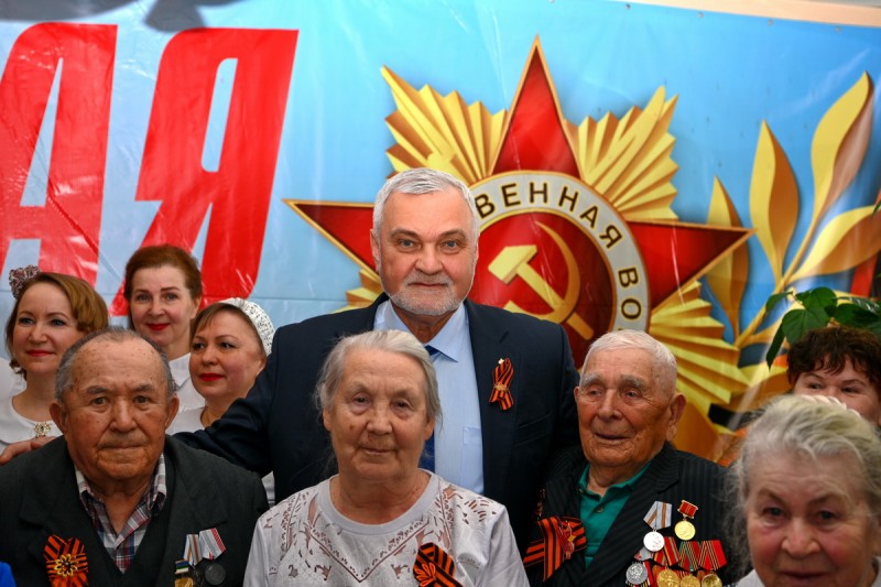 Владимир Уйба поздравил с наступающим Днём Победы ветеранов Великой Отечественной войны и участников СВО

