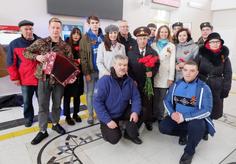 С гармонью и песнями ветерана из Коми проводили на Парад Победы в Москву

