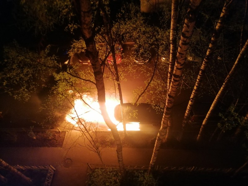 В Сыктывкаре ночью взорвался автомобиль 