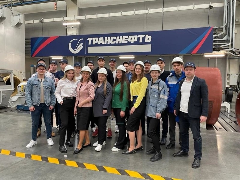 АО "Транснефть – Север" организовало экскурсии для студентов УГТУ на заводы в Челябинске