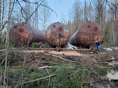 Резервуары с соляркой находились за огражденной территорией подземного водозабора для питьевого водоснабжения Вуктыла - Росприроднадзор 