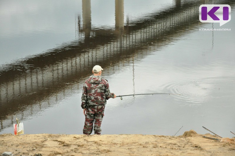 В Усинске утонул рыбак 