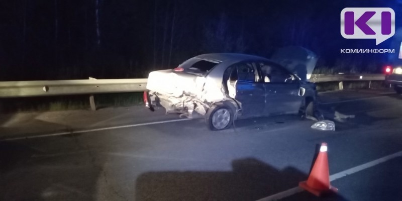 В Прилузском районе нетрезвый водитель дважды врезался в металлическое ограждение на дороге