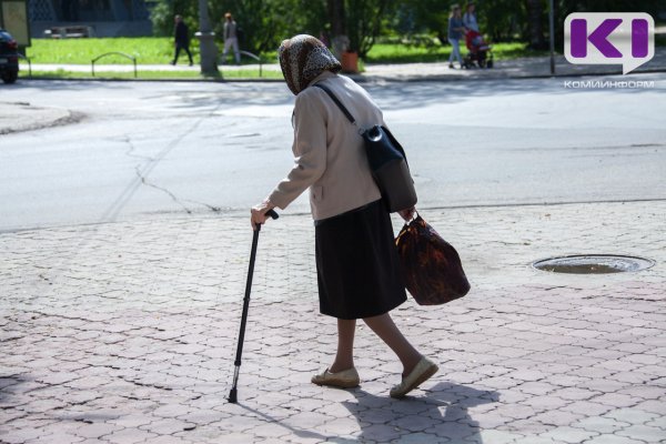 В Сосногорске мужчина обокрал пенсионерку возле здания прокуратуры