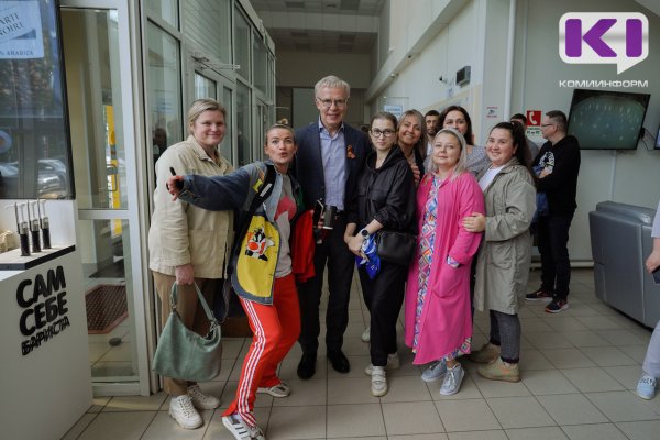 Легендарный Вячеслав Фетисов дал советы мамам юных хоккеистов из Коми и обещал вернуться с экологической повесткой 