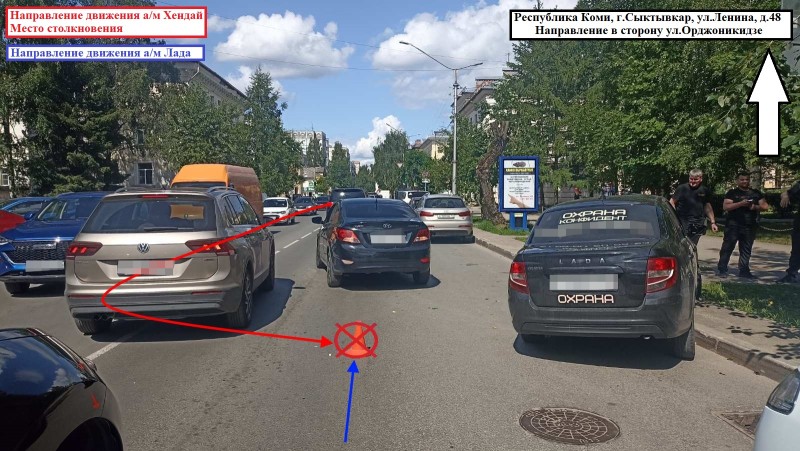 В Сыктывкаре водитель Hyundai Solaris при развороте врезался в автомобиль ЧОПа