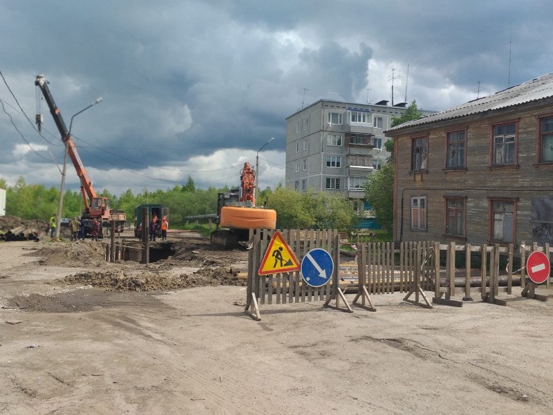 Готовь трубы летом - реконструкция объектов коммунальной инфраструктуры остается приоритетной в работе "Эжвинского Жилкомхоза"
