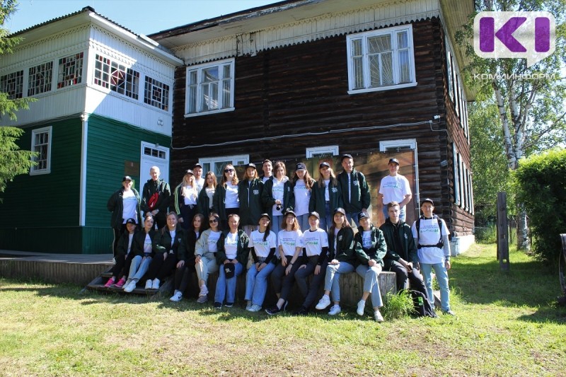 Участникам "Молодежного путешествия" не хватило полтора часа экскурсии в музее Журавского в Усть-Цильме