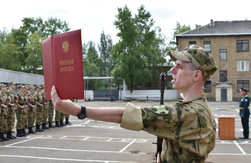 В Сыктывкаре приняли присягу военнослужащие Центра подготовки Северо-Западного округа Росгвардии