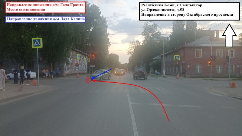 В Сыктывкаре водитель "Лады Калины" выехала на красный свет и врезалась в "Гранту"