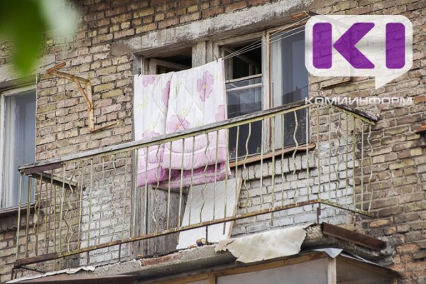 В Ухте осуждена женщина, бросавшая в своего знакомого стеклянные банки с балкона