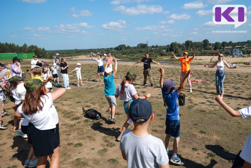В Кировском парке Сыктывкара для участников детского лагеря прошел "День здоровья" с ветеранами боевых действий 