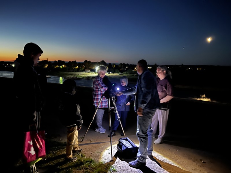 Сыктывкарский астрономический клуб открыл сезон тротуарных наблюдений