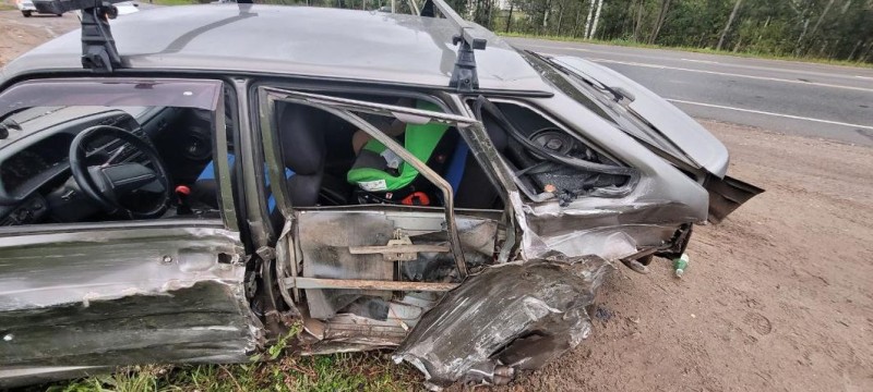 В Сыктывдинском районе нетрезвый водитель "Нивы" устроил ДТП на федеральной трассе