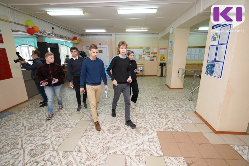 В России предложили массово устанавливать фандоматы в школах