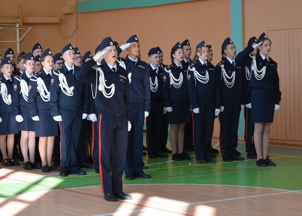 Полицейские кадеты Коми приняли поздравления с Днем знаний