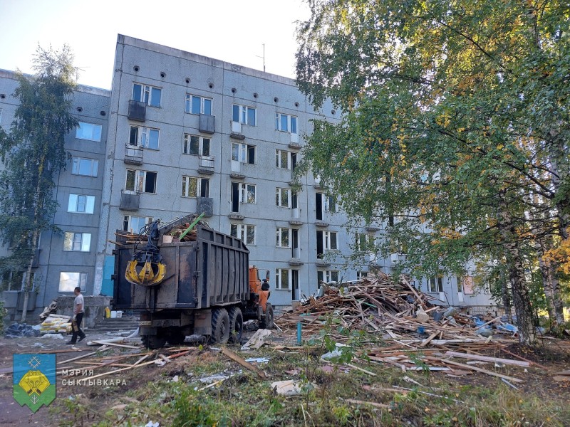 В Сыктывкаре ведется капремонт здания под новый маневренный жилфонд