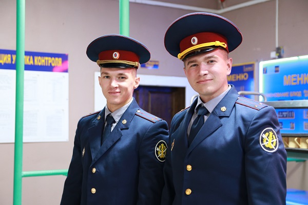 Ряды сотрудников учреждений УФСИН пополнили 16 молодых офицеров