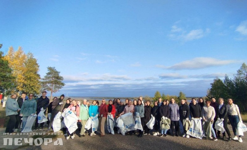 В Печоре очистили прибрежную территорию от мусора
