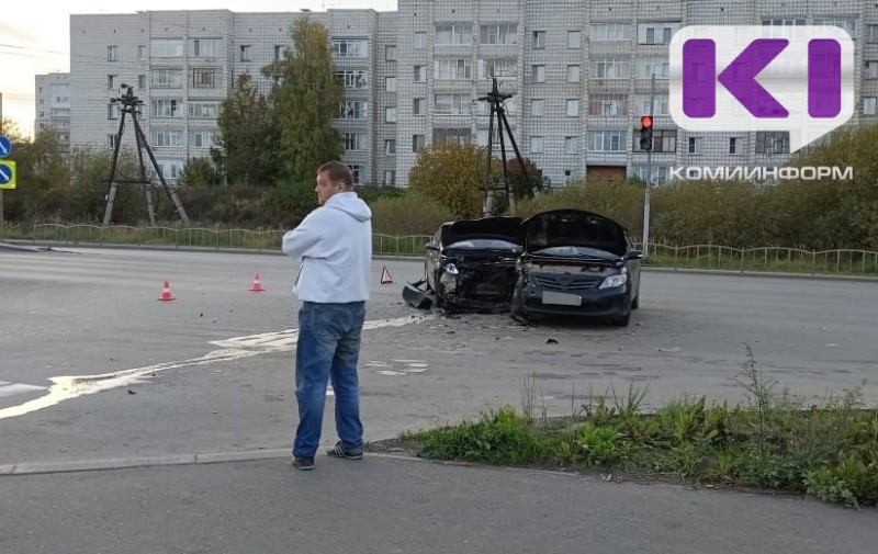 В ДТП на Сысольском шоссе Сыктывкара пострадали три человека, включая двух девочек
