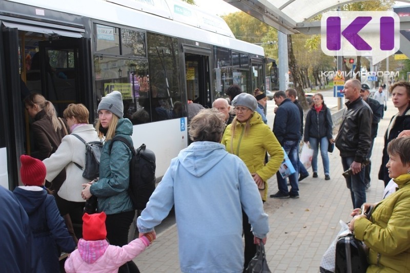 Сыктывкарским пенсионерам подарят бесплатный проезд на "дачных" маршрутах