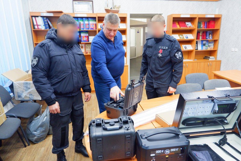 Спецподразделениям ОМОН и СОБР в Коми передали ретрансляторы для работы в зоне спецоперации