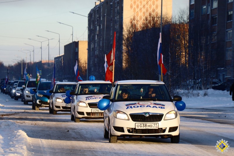 Интинцы автопробегом отметили День автомобилиста
