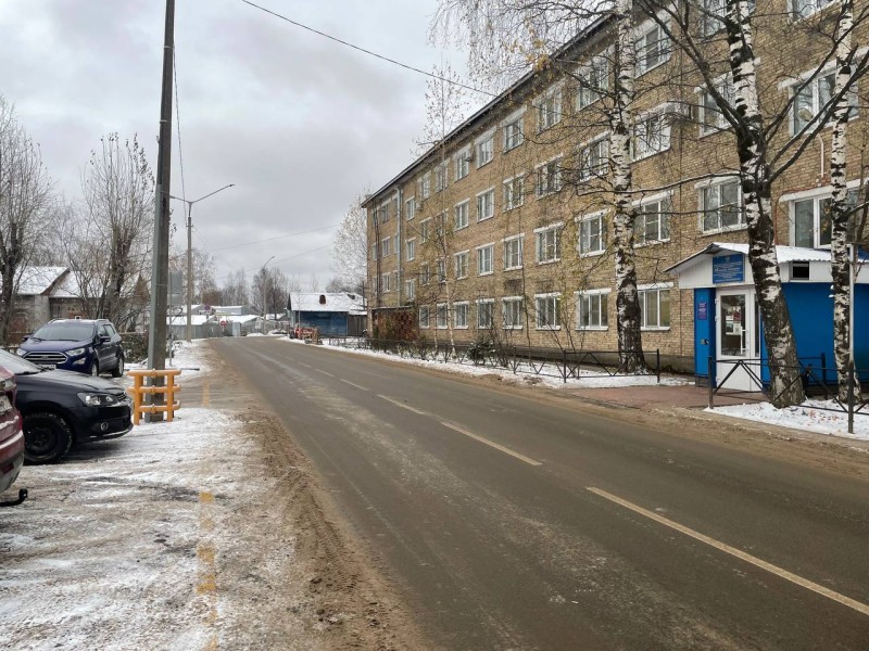 Прокуратура Сыктывкара требует оборудовать тротуары на дороге, ведущей к зданиям обществ глухих и слепых 