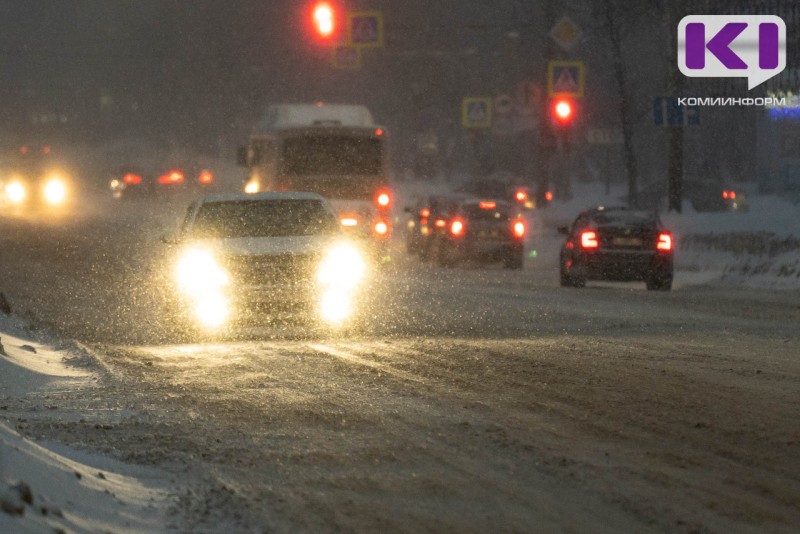 Из-за снегопада дорожники Сыктывкара работают в усиленном режиме