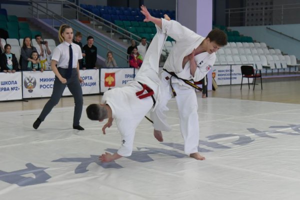 В Сыктывкаре стартовал чемпионат Республики Коми по киокусинкай среди мужчин и женщин 18 лет и старше.