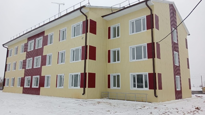 В Усть-Куломском районе 21 семья, ожидающая расселения из аварийного жилья, получила новые квартиры

