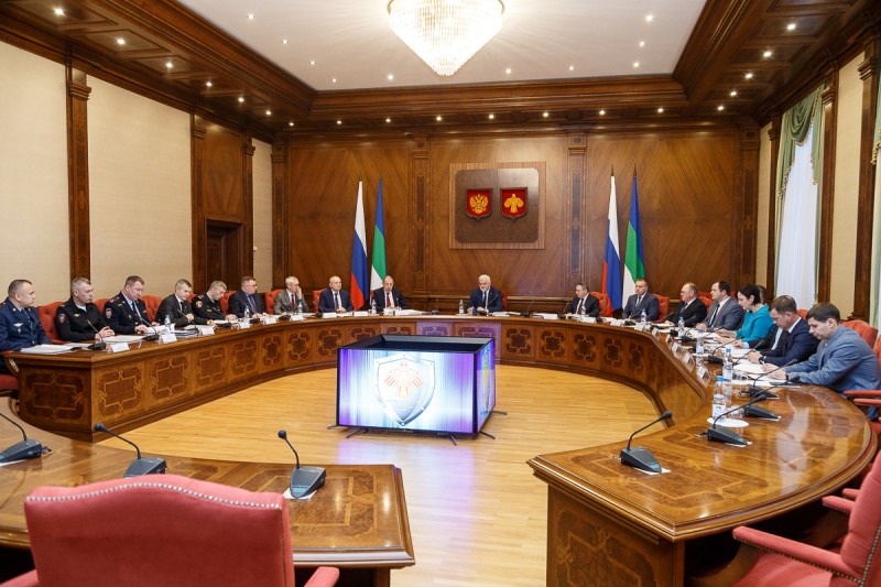 Владимир Уйба провел совместное заседание Антитеррористической комиссии и оперштаба в Республике Коми