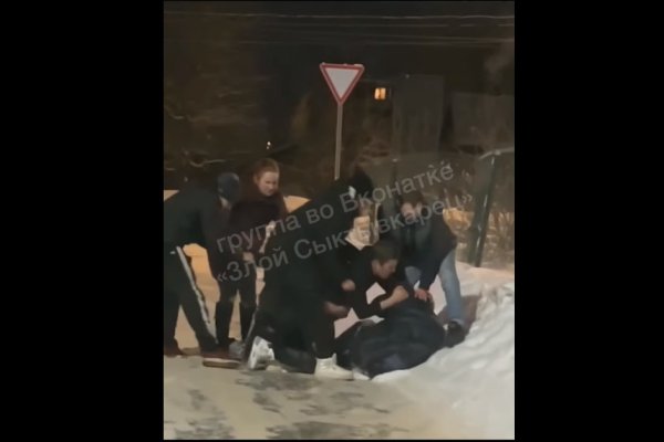В Сыктывкаре во время предновогодней пьянки группа молодежи избила двух мужчин