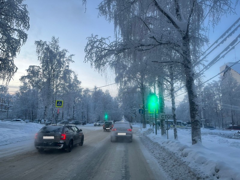 В Ухте на перекрестке Октябрьской и Первомайской появился новый светофор
