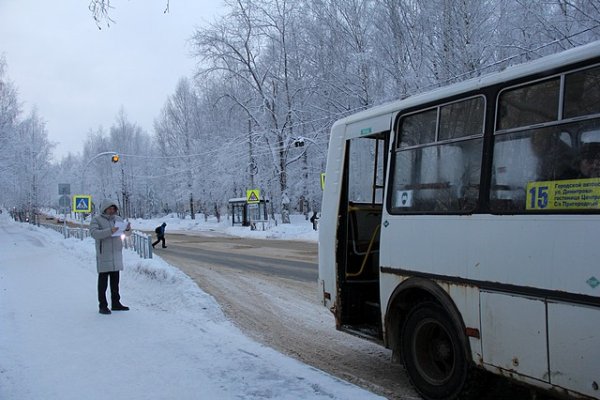 Мэрия Сыктывкара проверила, как пассажирские автобусы соблюдают расписание движения 
