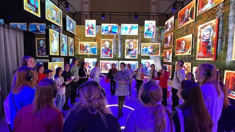 Школьники-активисты из Коми побывали на выставке "Россия" в Москве