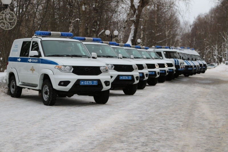 Четыре муниципалитета Коми получили новые полицейские автомобили
