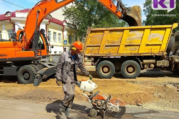 В Сыктывкаре определили подрядчиков для ремонта дорог в летнюю кампанию