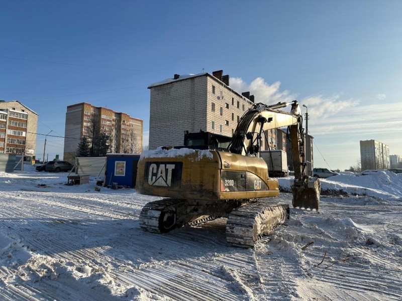 Эльмира Ахмеева проинспектировала участок под будущее строительства новой школы в Сыктывкаре